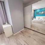 Apart Next To Sky Tower - 2 Rooms