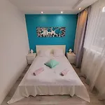 Apart Next To Sky Tower - 2 Rooms
